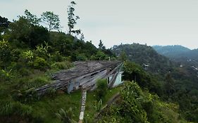 The Ledge By Bloobuck - Romantic Jacuzzi Villa Near Vagamon